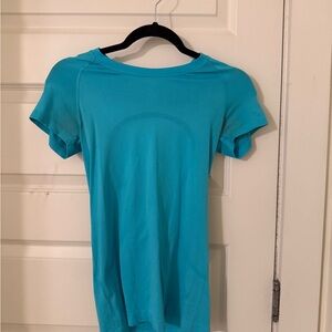 Lululemon Athletica Turquoise Short Sleeve Tee